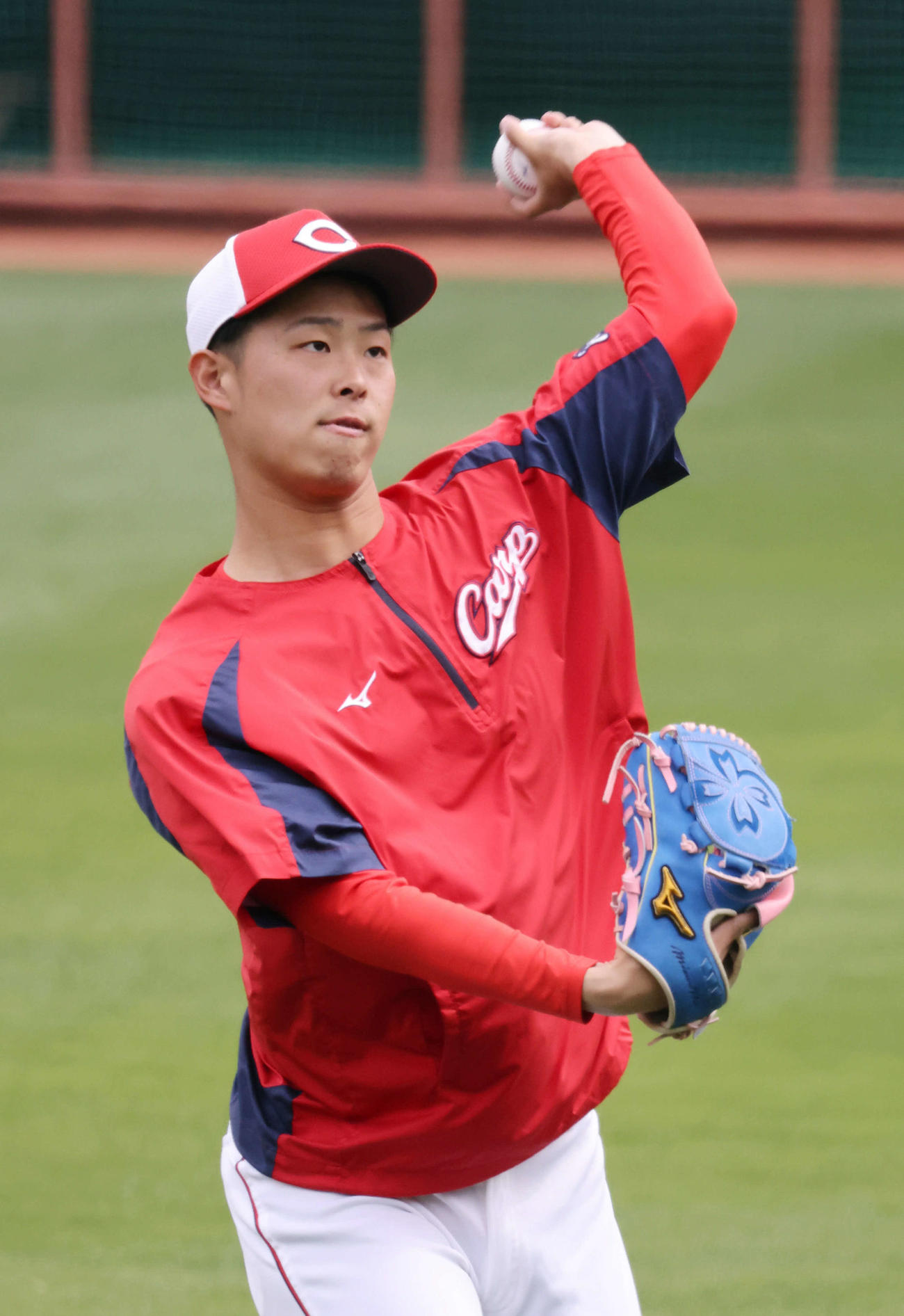 投手指名練習でキャッチボールをする広島玉村（撮影・加藤孝規）