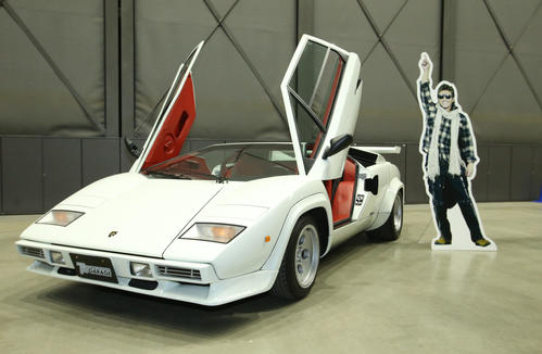 札幌ドームで展示された日本ハム新庄監督が使用したランボルギーニ・カウンタック（撮影・佐藤翔太）
