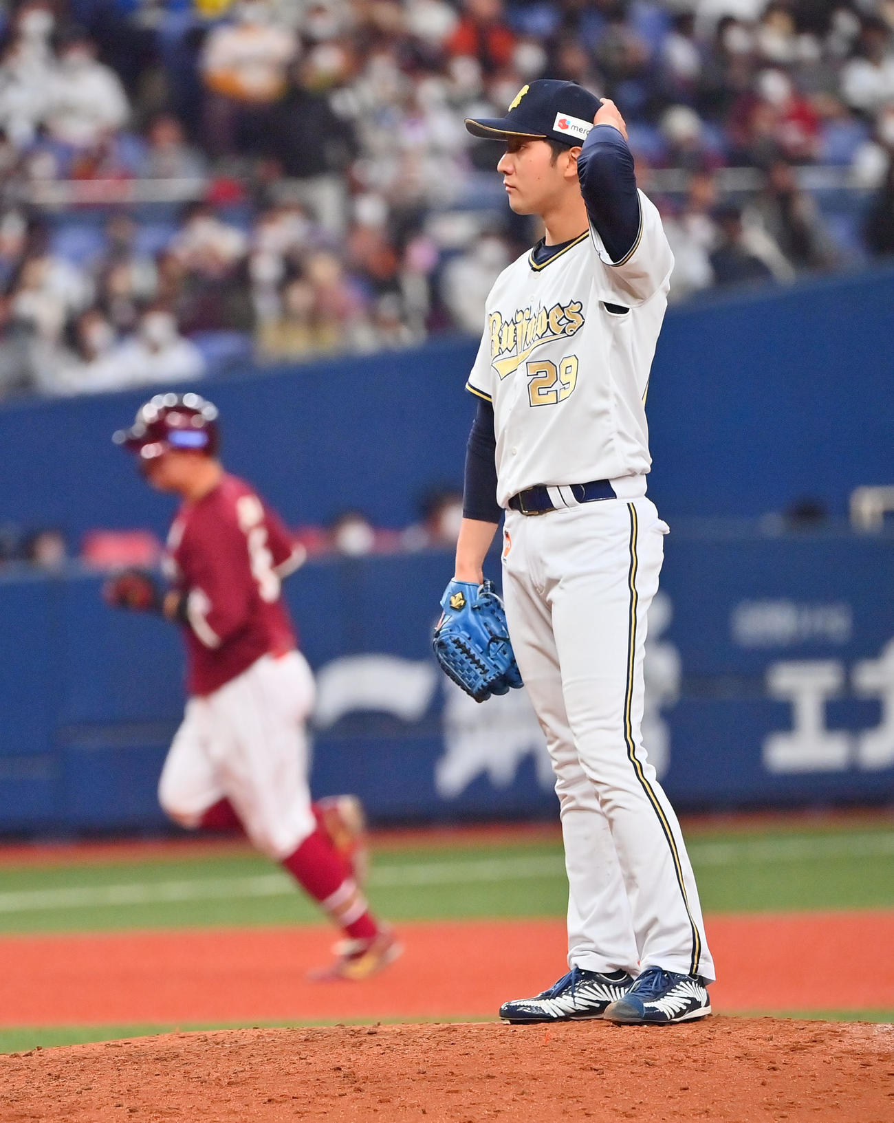 オリックス対楽天　5回表楽天2死、安田に同点本塁打を浴びる田嶋（撮影・和賀正仁）