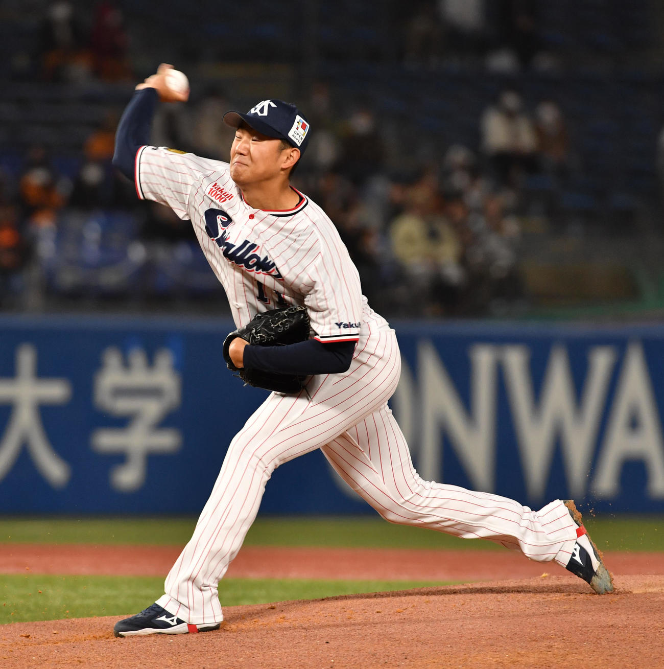 ヤクルト対巨人　先発したヤクルト奥川（撮影・柴田隆二）