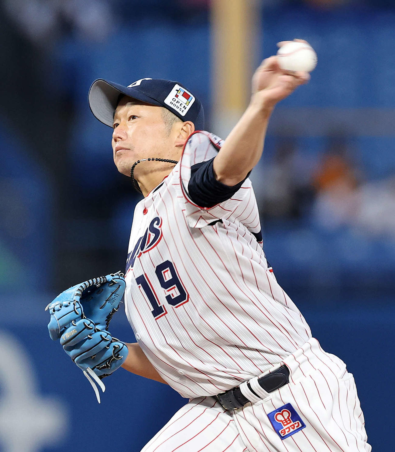 ヤクルト対巨人　力投するヤクルト先発の石川（撮影・鈴木正人）