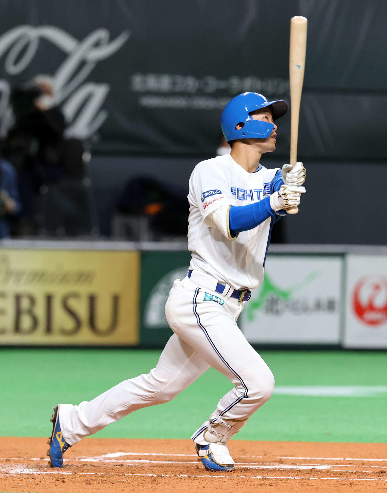 日本ハム対西武　1回裏日本ハム1死満塁、石井は先制犠飛を放つ（撮影・浅見桂子）