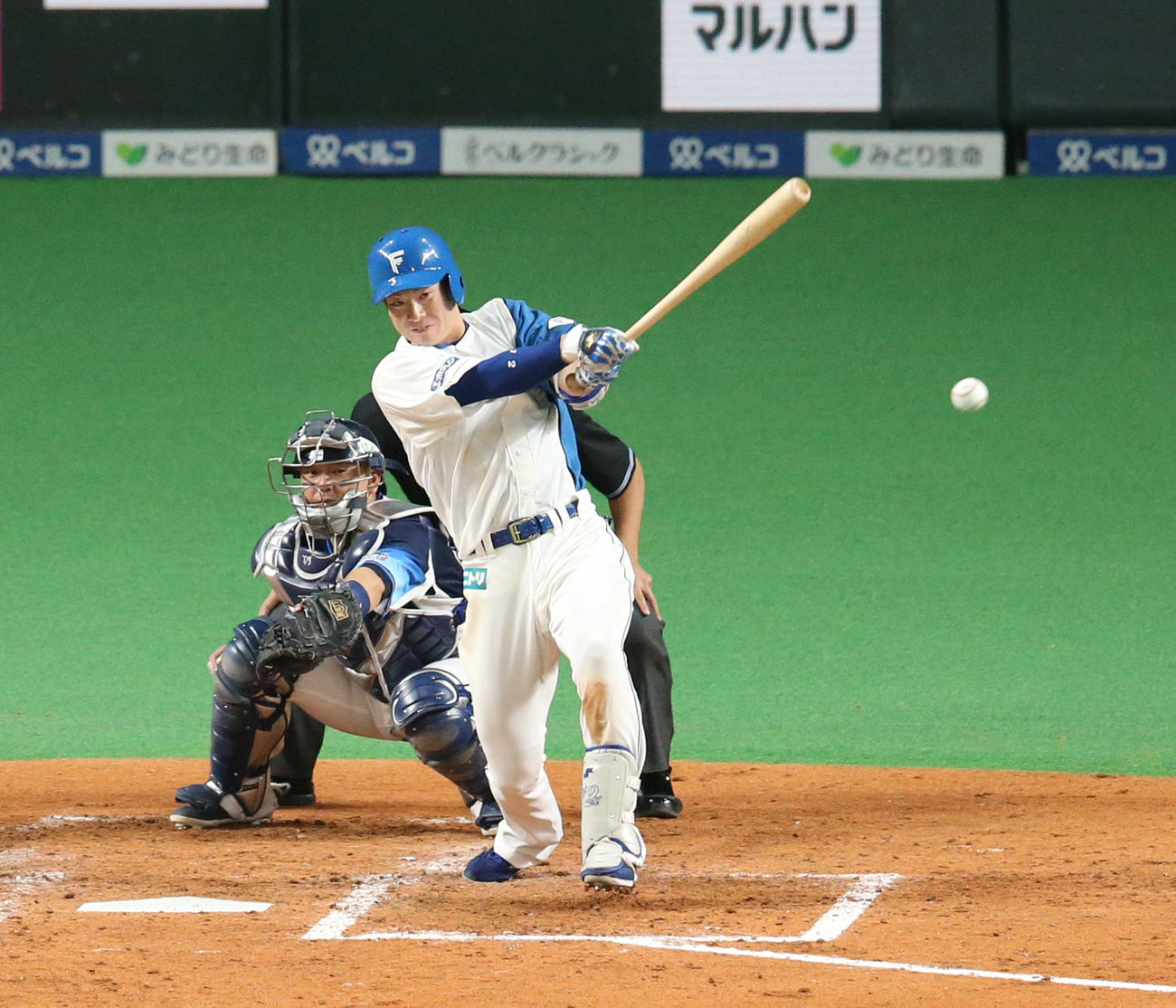 日本ハム対西武　5回裏日本ハム無死一、三塁、松本剛は左前適時打を放つ（撮影・佐藤翔太）