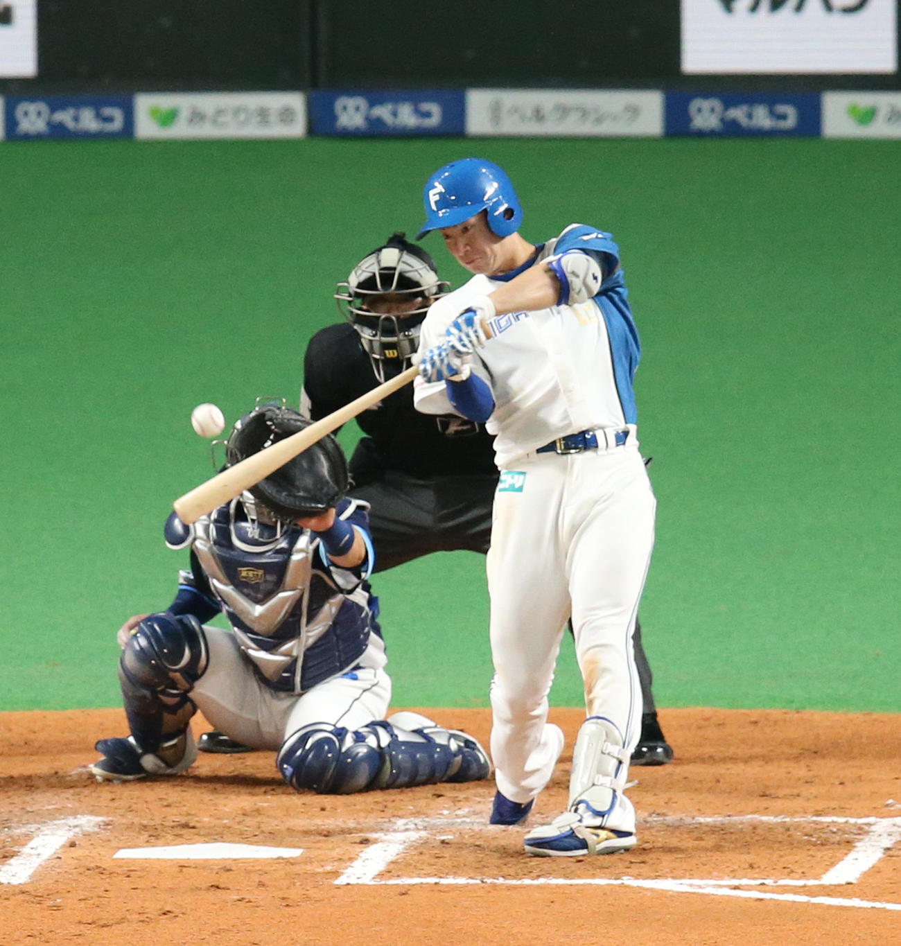 日本ハム対西武　7回裏日本ハム無死満塁、松本剛は右前適時打を放つ（撮影・佐藤翔太）
