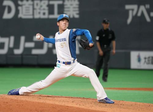 日本ハム対西武 9回に登板の北山(撮影・黒川智章)