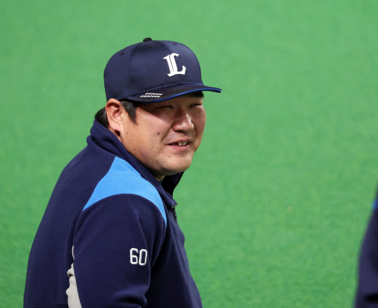 日本ハム対西武　試合前、リラックスした笑顔を見せる西武中村（撮影・浅見桂子）
