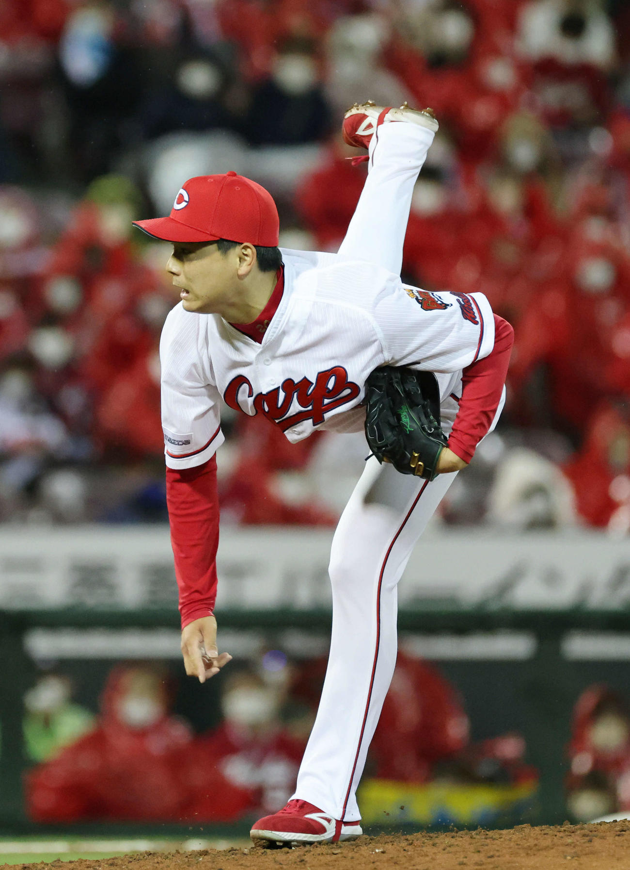広島対阪神　9回表阪神、しっかり抑えた栗林（撮影・加藤孝規）