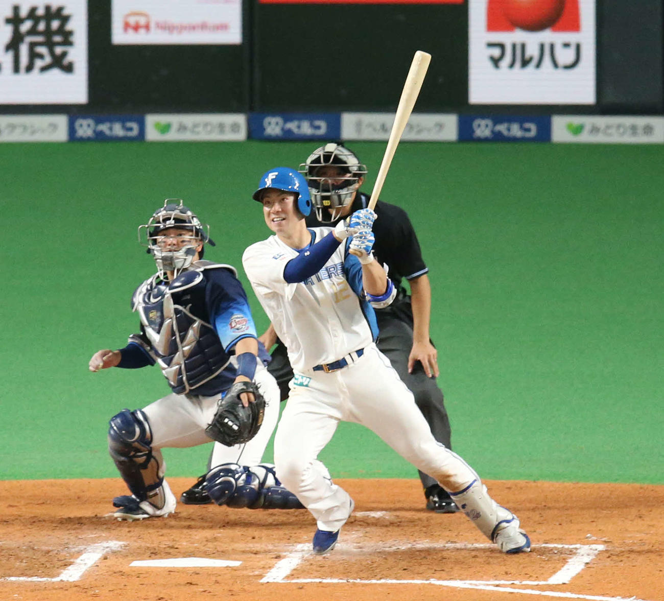 日本ハム対西武　7回裏日本ハム無死満塁、松本剛は右前適時打を放つ（撮影・佐藤翔太）