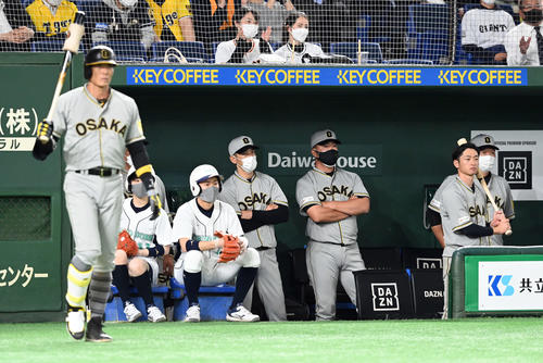 巨人対阪神　7連敗を喫した阪神矢野監督（中央左）（撮影・たえ見朱実）
