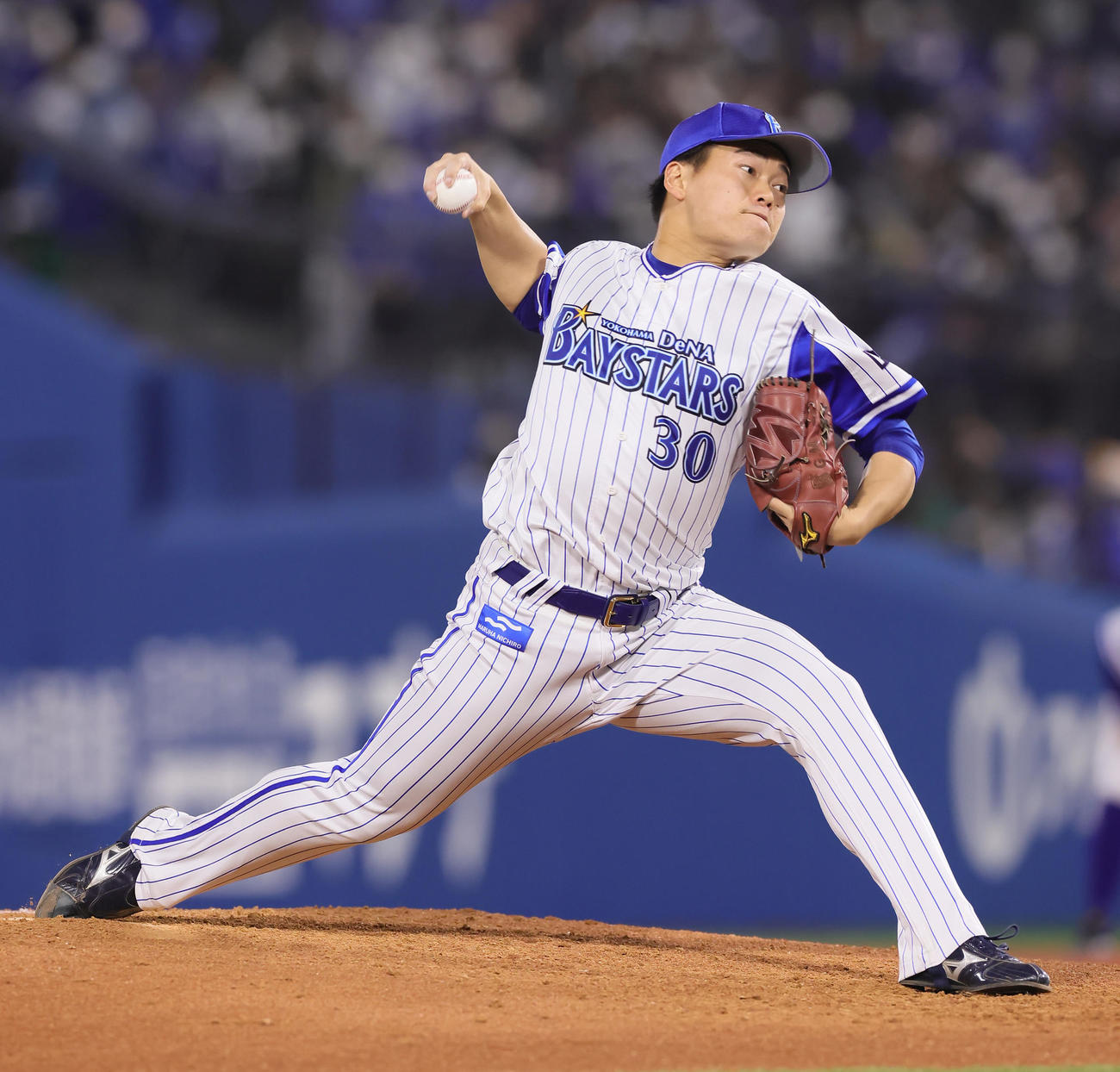 DeNA対広島　7回からマウンドに上がったDeNA三浦銀二（2022年3月25日撮影）