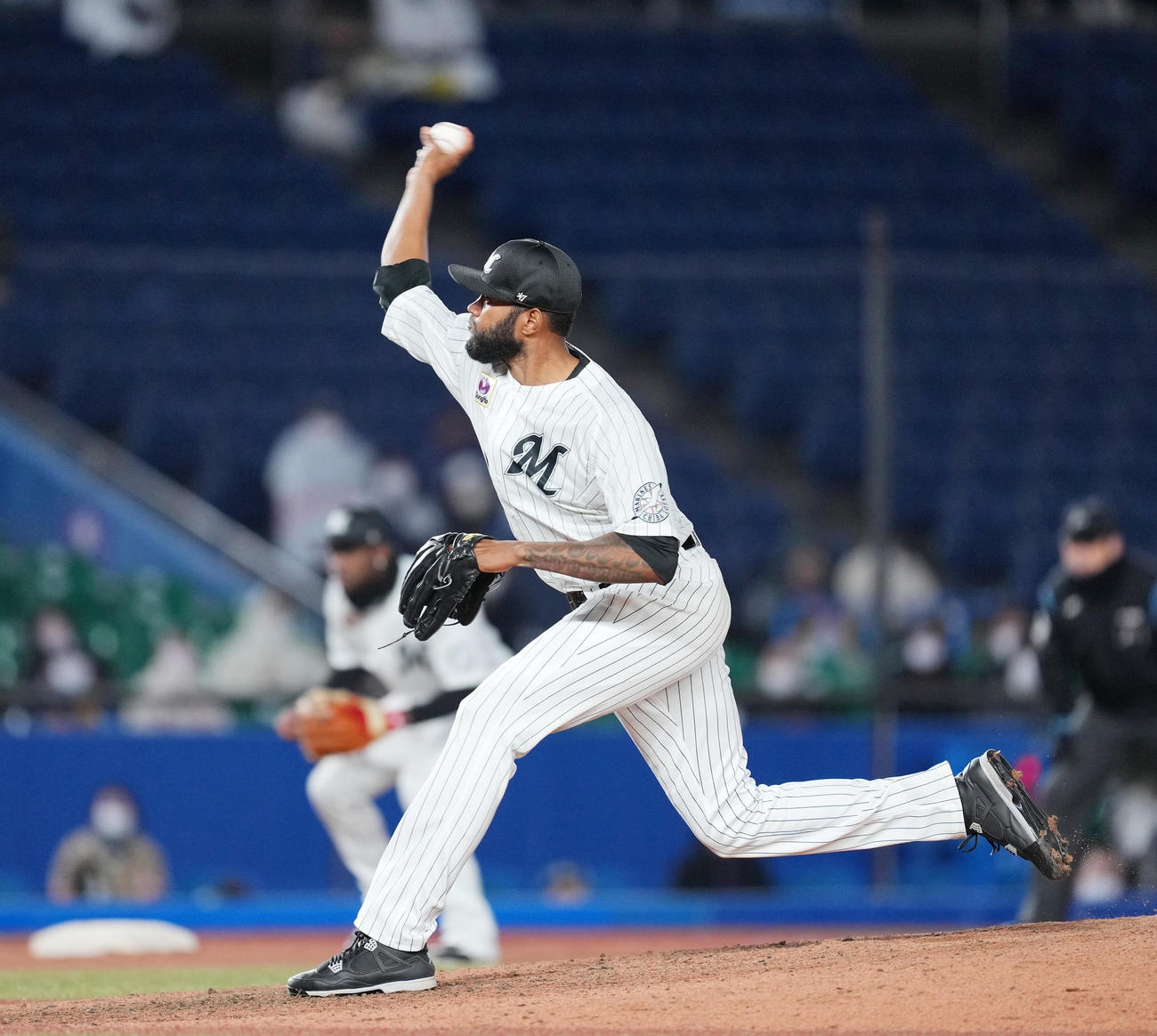 ロッテ対西武　10回に登板したロッテゲレーロ（撮影・菅敏）