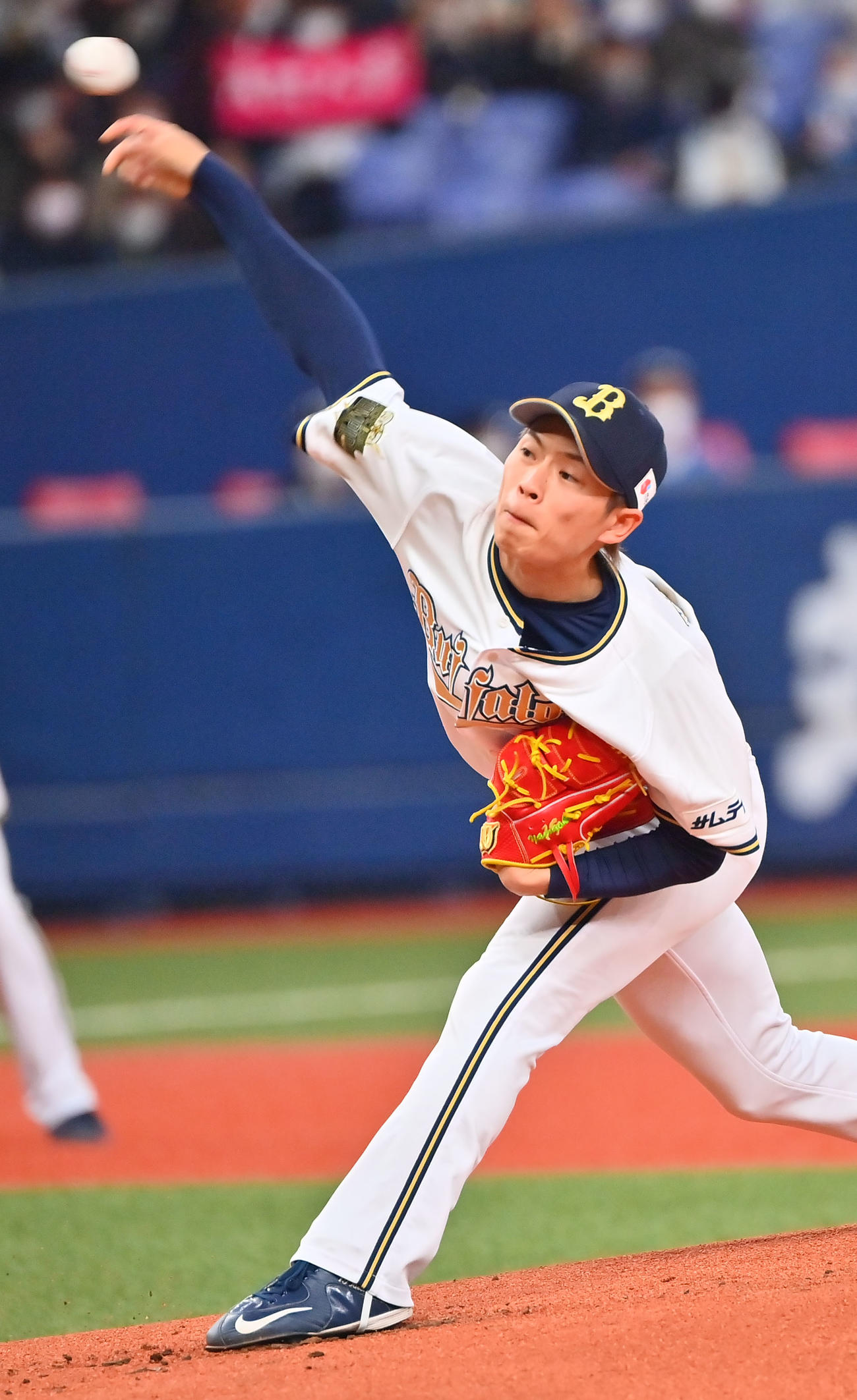オリックス対楽天　力投するオリックス先発の山岡（撮影・和賀正仁）