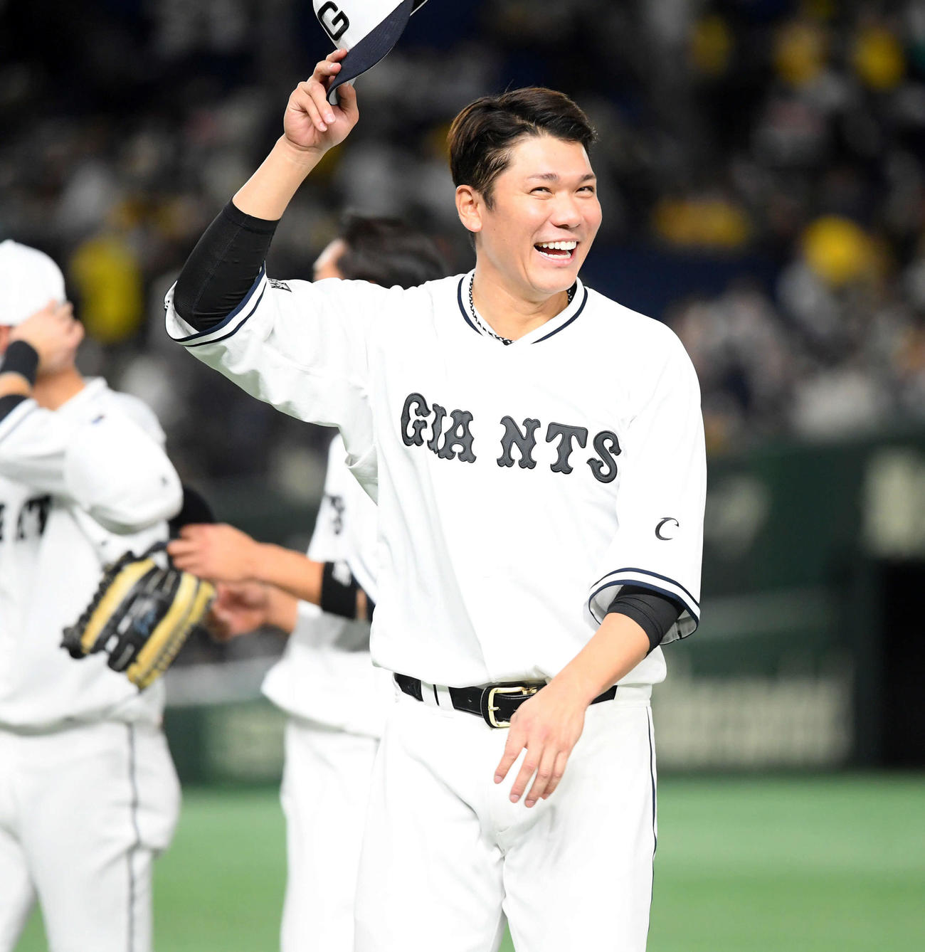 巨人対阪神　勝利に笑顔を見せる巨人坂本（撮影・たえ見朱実）