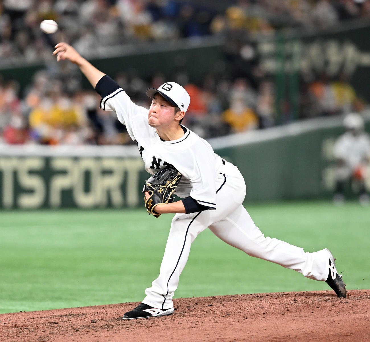 巨人対阪神　4回途中からマウンドに上がった巨人戸田（撮影・たえ見朱実）