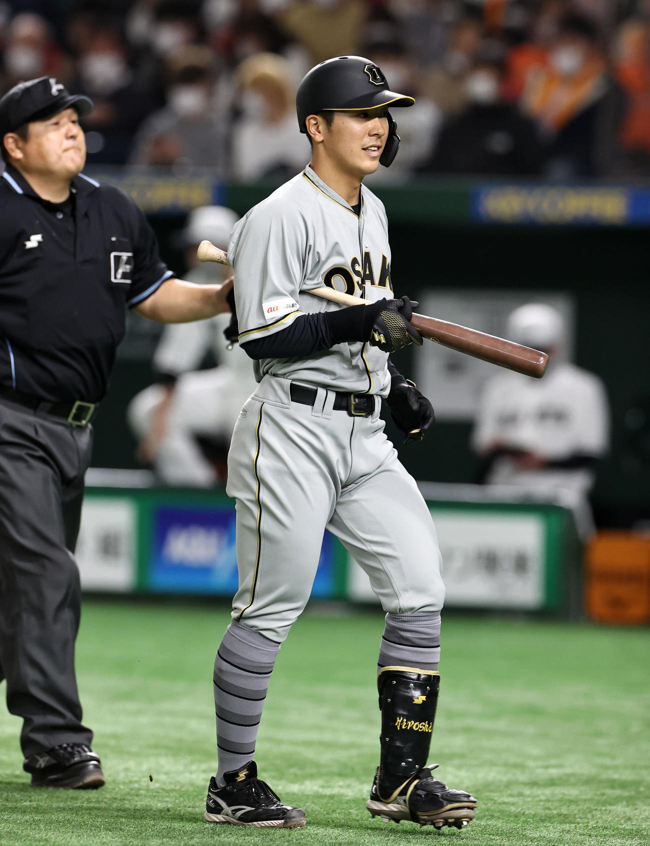 巨人対阪神　5回表阪神2死、代打豊田は空振り三振（撮影・加藤哉）
