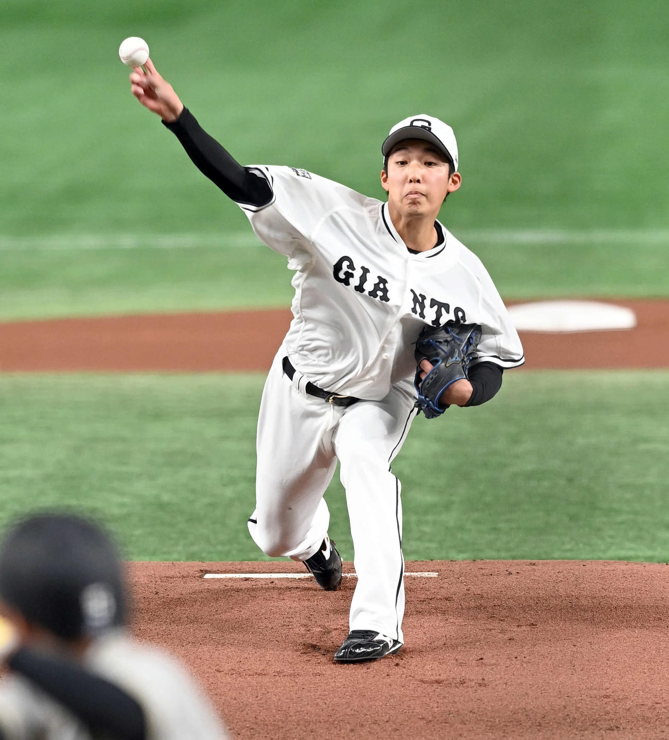 巨人対阪神　巨人の先発赤星（撮影・たえ見朱実）
