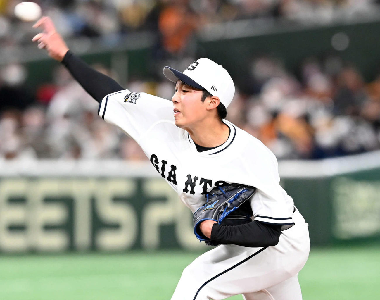 プロ初勝利を挙げた巨人の先発赤星優志（撮影・たえ見朱実）