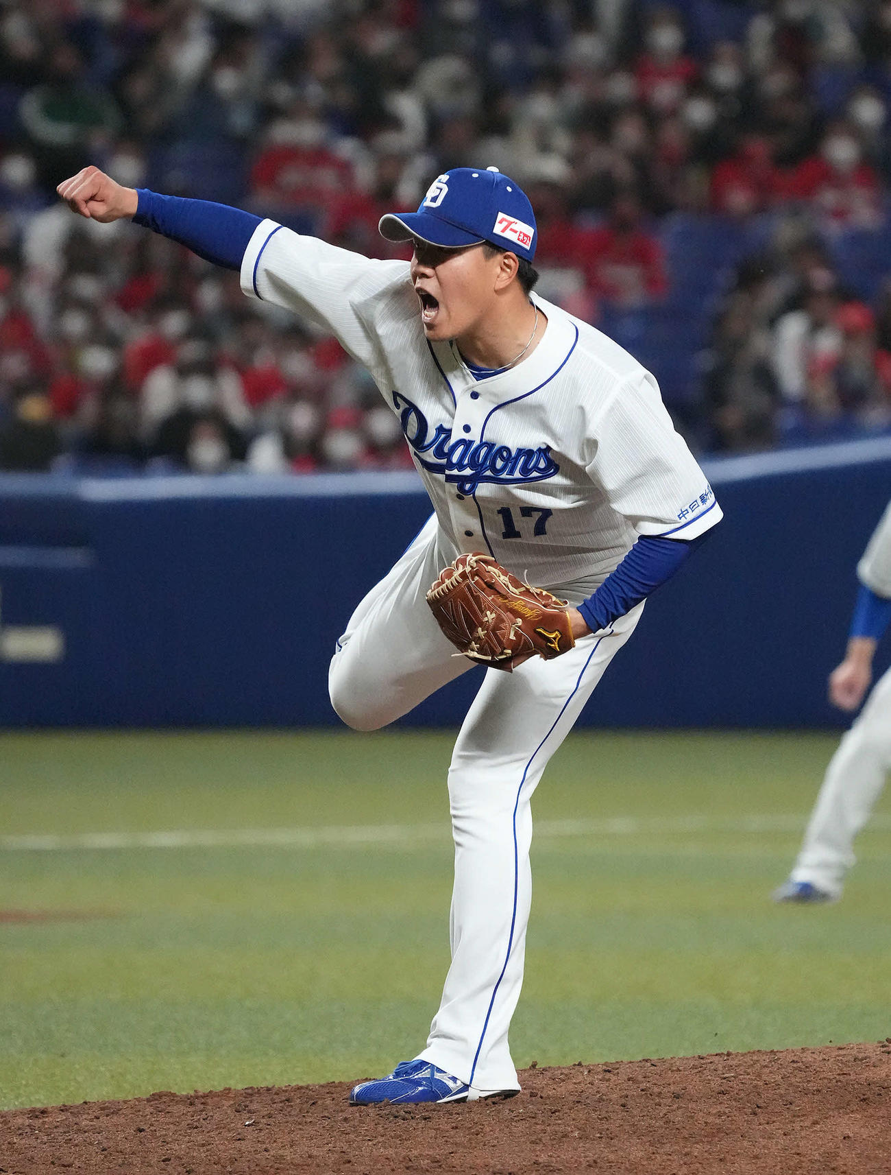 中日対広島　6回表、力投する中日先発の柳（撮影・森本幸一）