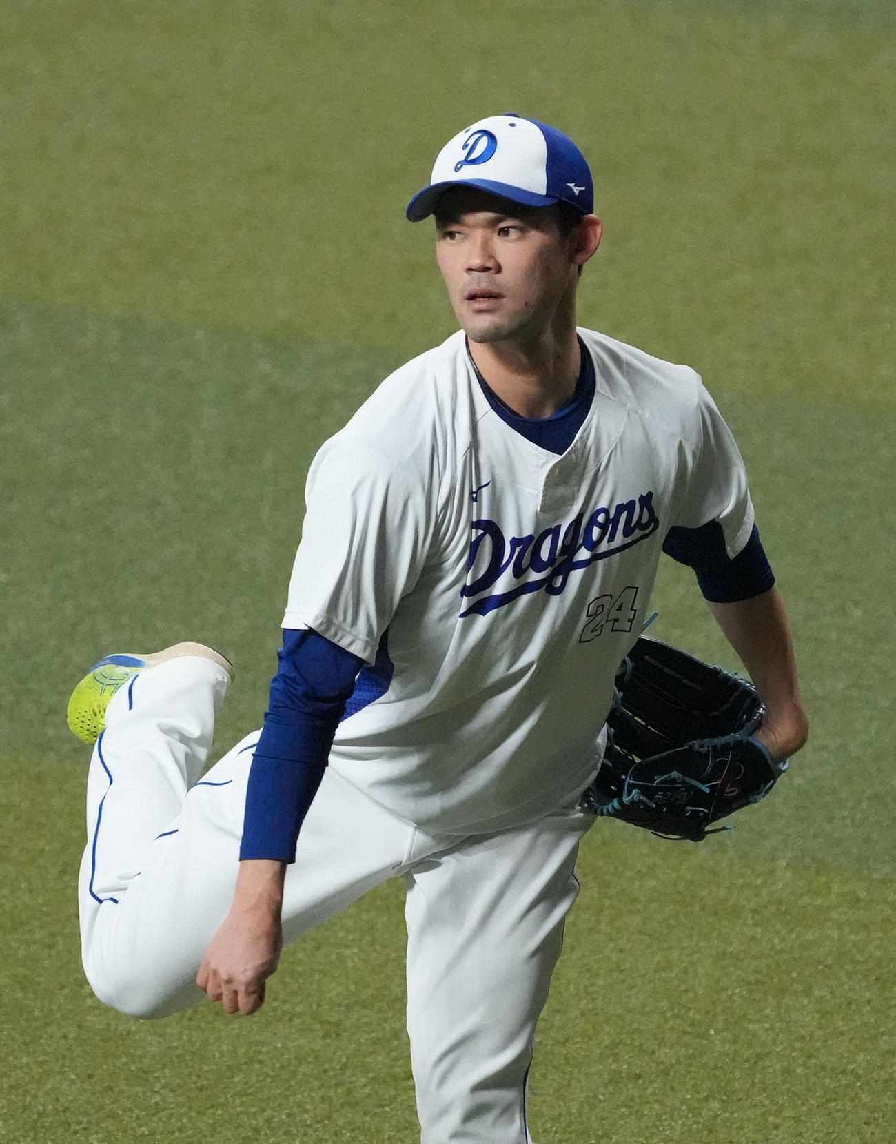 キャッチボールをする福谷（撮影・森本幸一）