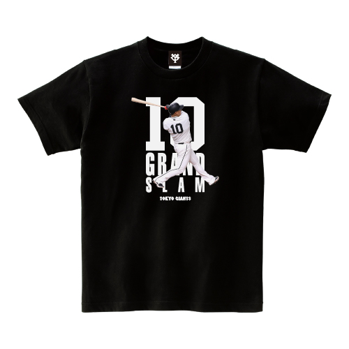 巨人中田の「移籍後初満塁本塁打記念グッズ」のTシャツ（球団提供）