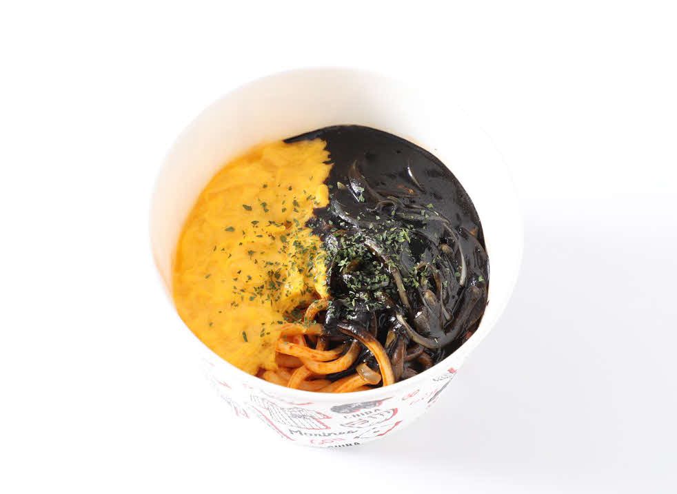 ロッテは4月8日からのオリックス3連戦で「BLACK BLACK」限定グルメを数量限定で販売（球団提供）