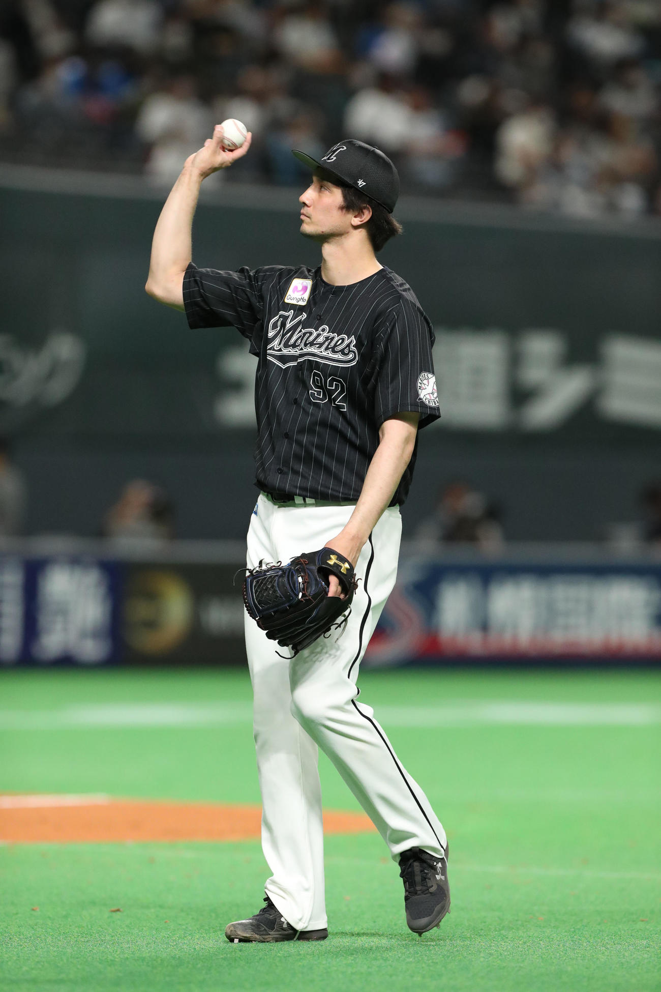 日本ハム対ロッテ　7回途中で降板するロッテ国吉（撮影・佐藤翔太）