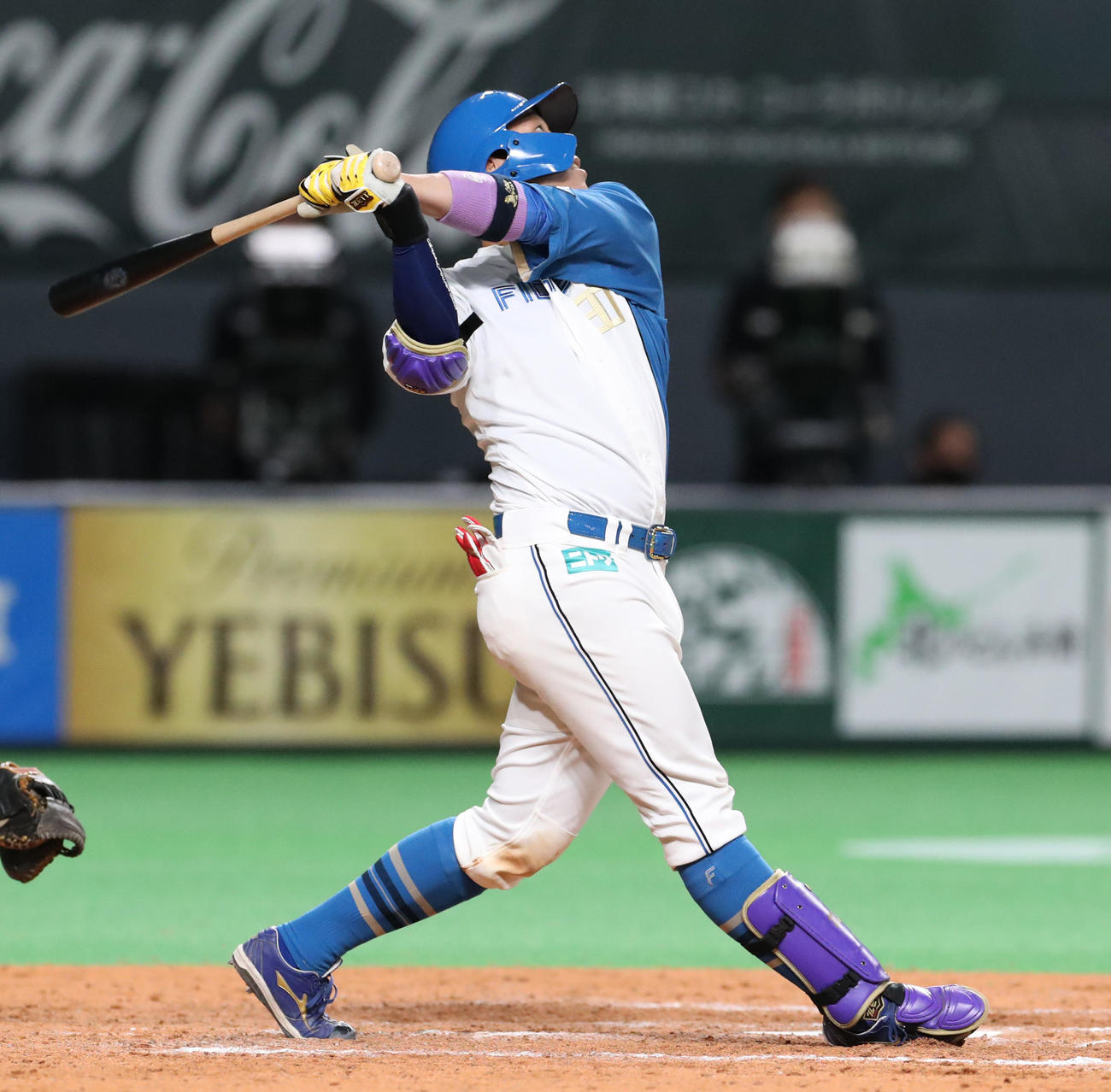 日本ハム対ロッテ　9回裏日本ハム無死一、三塁、宇佐見はサヨナラとなる右前適時打を放つ（撮影・佐藤翔太）