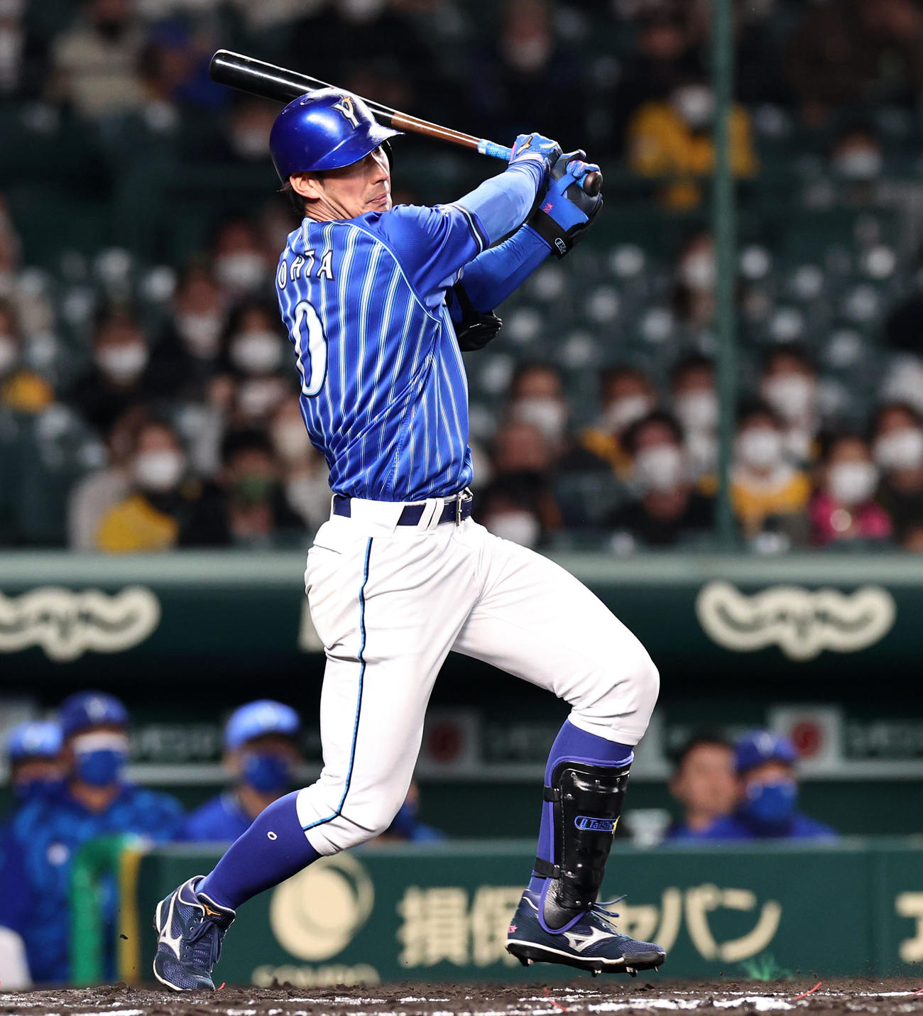 阪神対DeNA 11回表DeNA無死、大田は右越え三塁打を放つ（撮影・加藤哉）