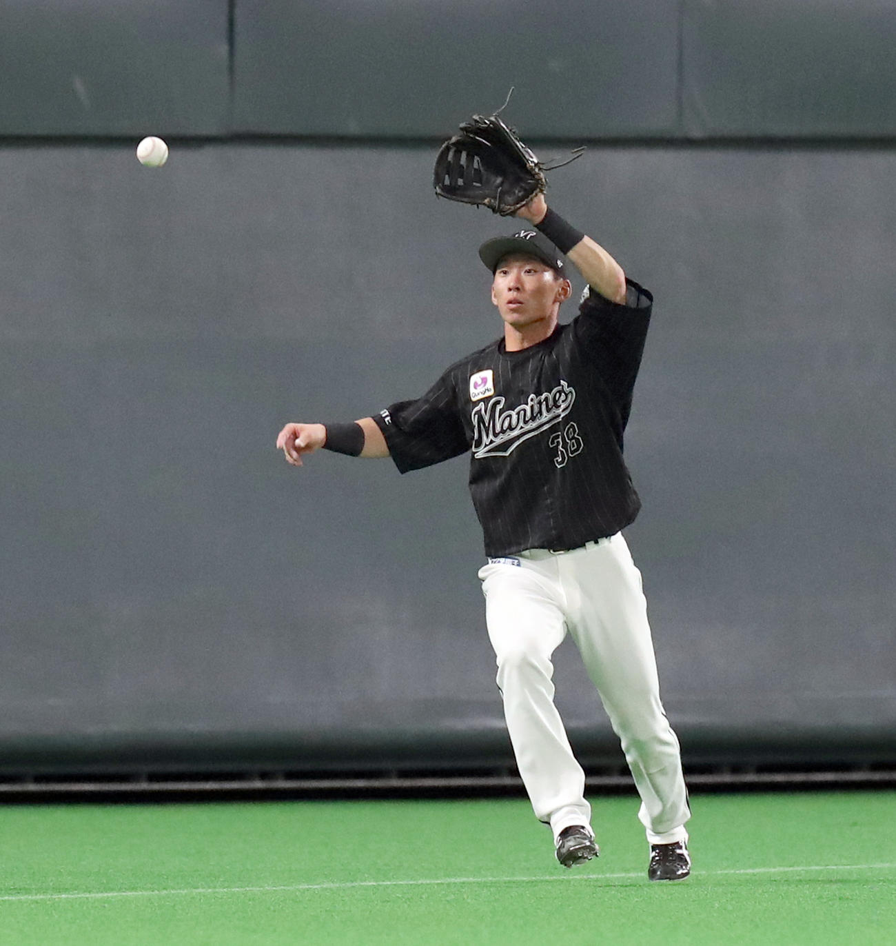 日本ハム対ロッテ　9回裏日本ハム無死一、三塁、宇佐見の打球は左翼手高部の前に落ちる（撮影・佐藤翔太）
