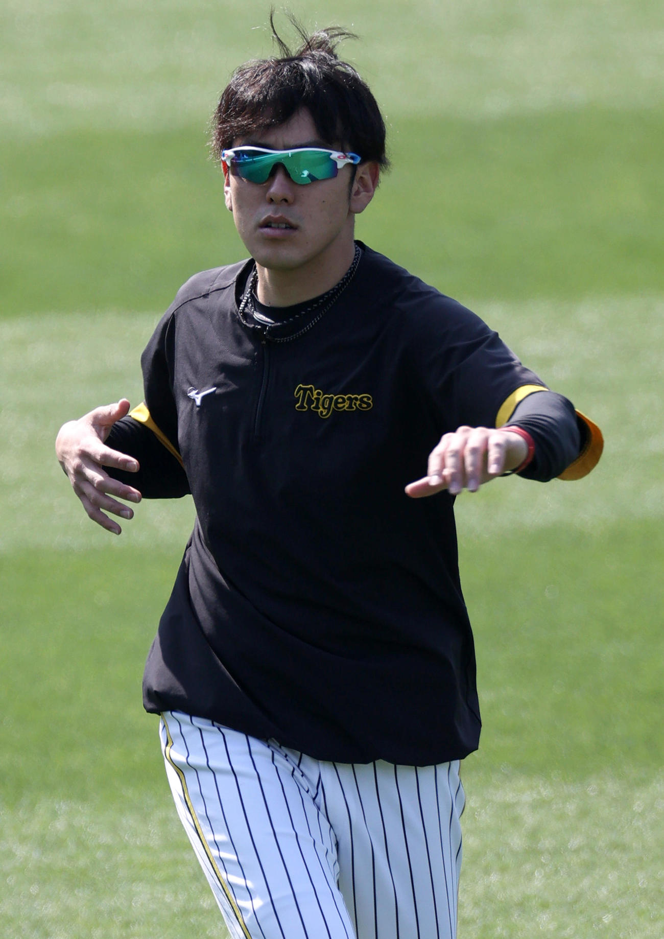トレーニングに励む阪神小川（撮影・上山淳一）