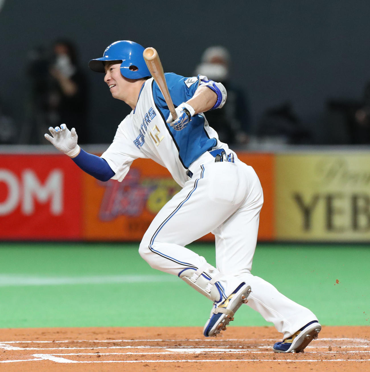 日本ハム対楽天　1回裏日本ハム1死一、三塁、松本剛は先制となる左前適時打を放つ（撮影・佐藤翔太）