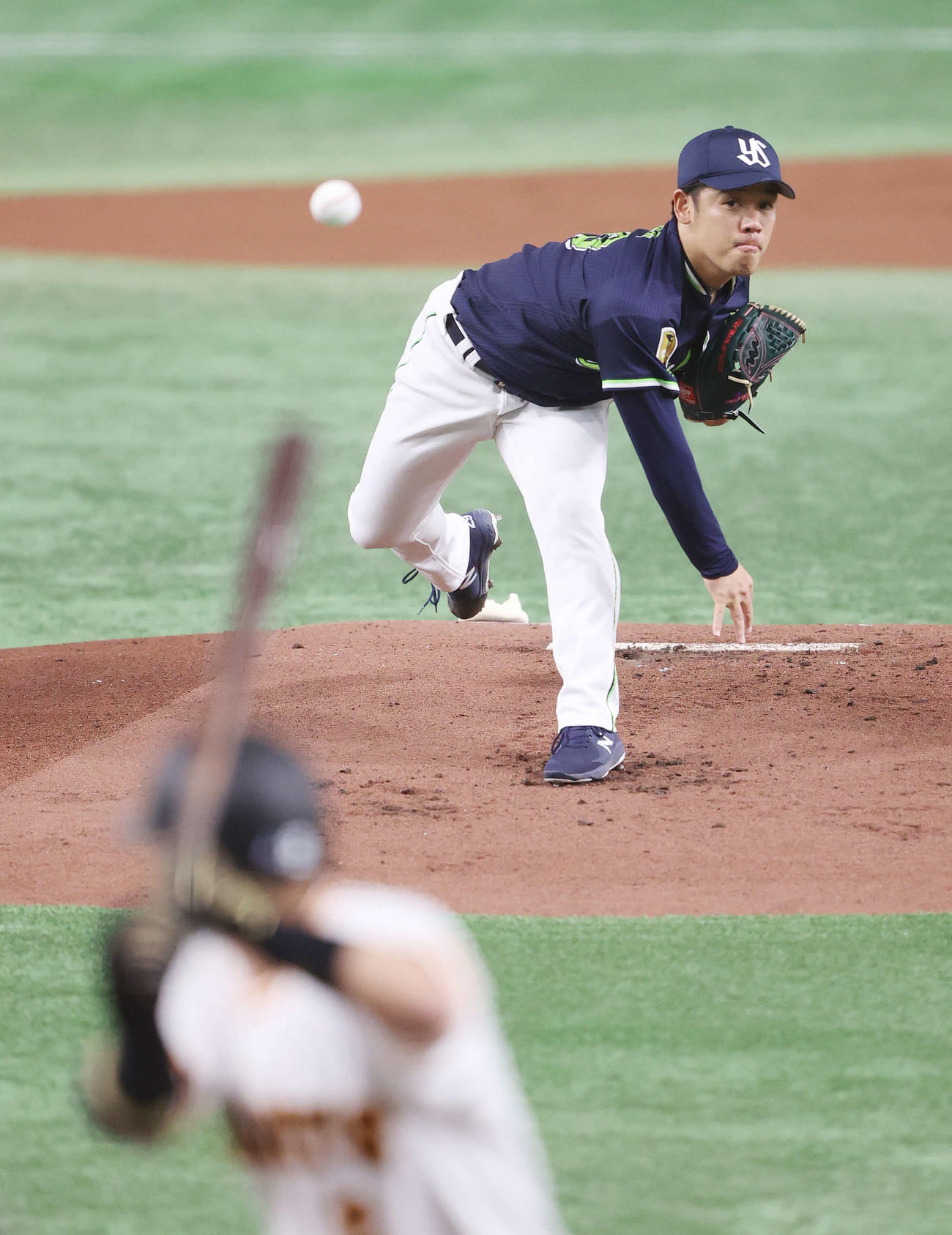 巨人対ヤクルト　力投するヤクルト先発の小川（撮影・鈴木正人）