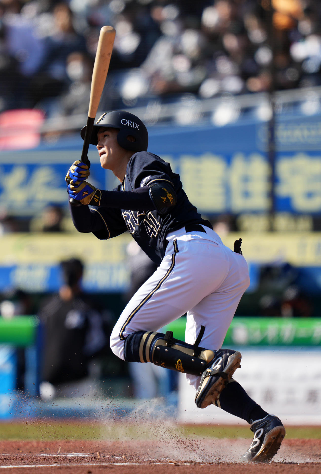 ロッテ対オリックス　5回表オリックス1死一、二塁、左越え3点本塁打を放つ佐野皓（撮影・横山健太）