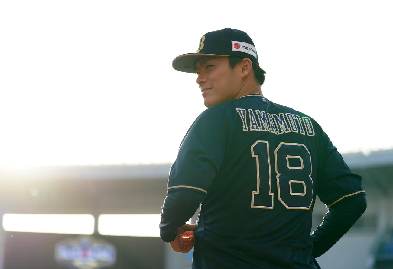 ロッテ対オリックス　球団新となる18連勝を達成し笑顔を見せるオリックス山本（撮影・横山健太）