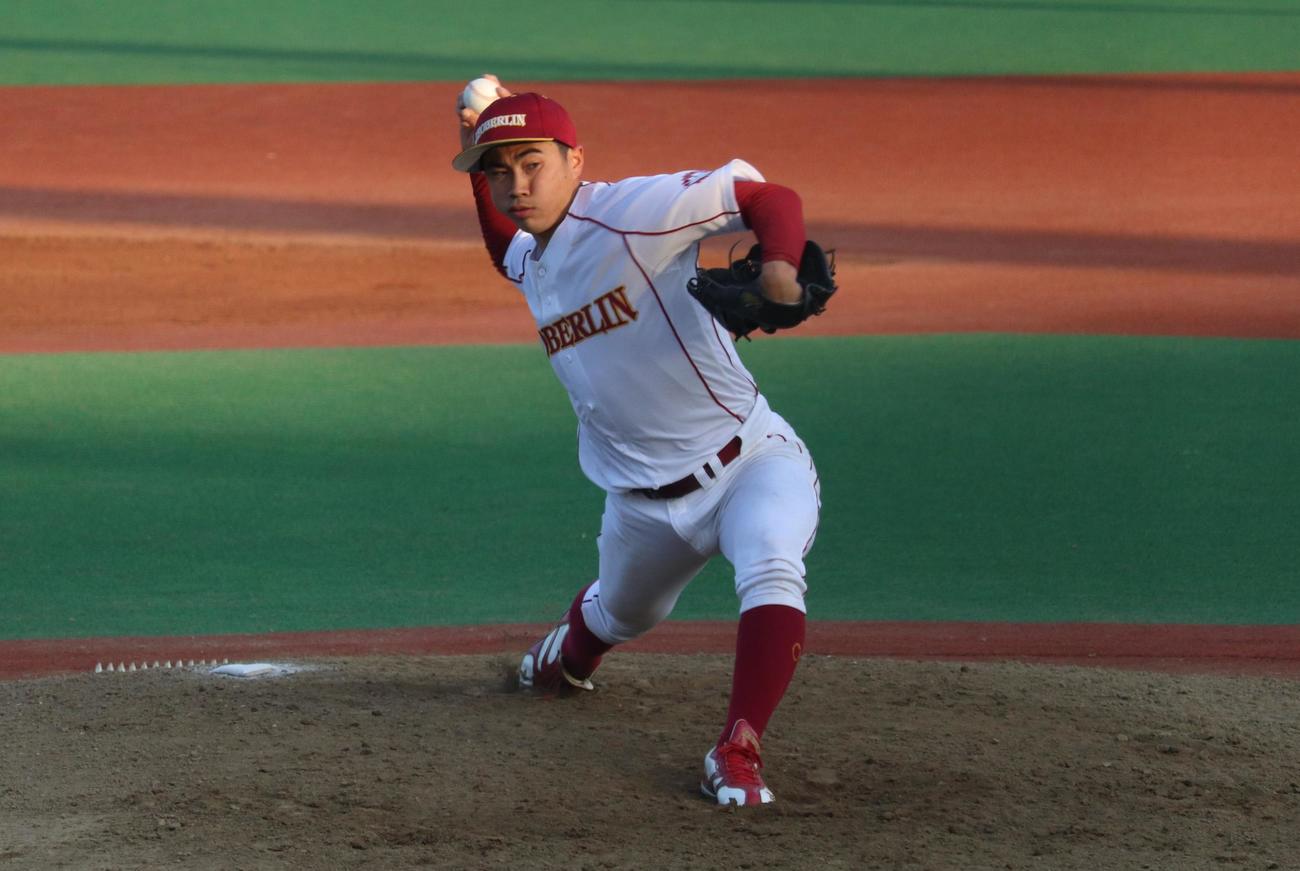 桜美林大対帝京大　完封勝利をおさめた桜美林大・岡田海希人投手（撮影・阿部泰斉）