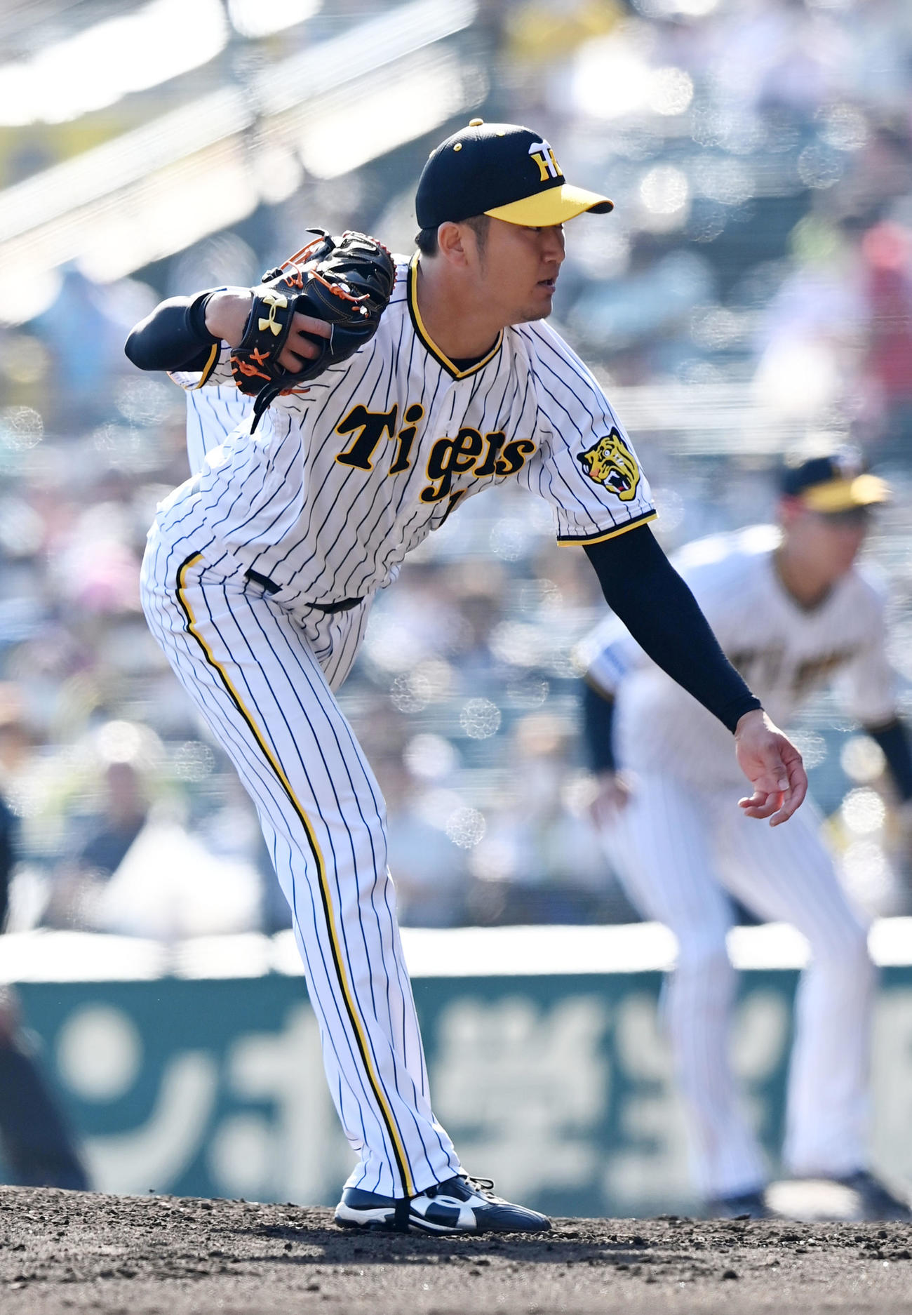 阪神対広島　阪神2番手の岩貞（撮影・前岡正明）