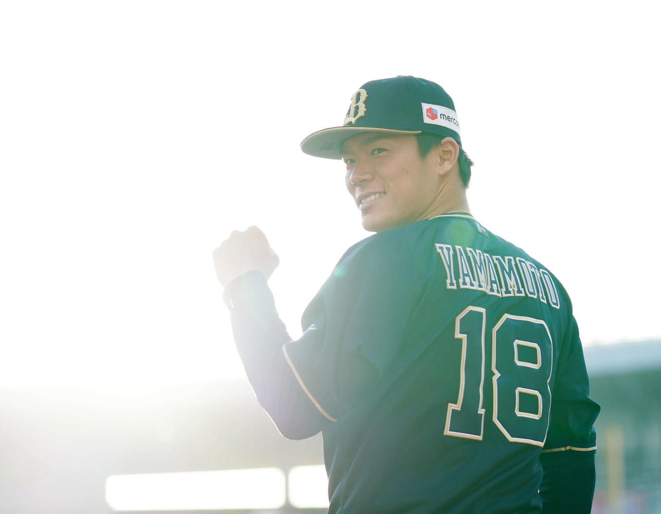 球団新となる18連勝を達成し笑顔を見せるオリックス山本（撮影・横山健太）