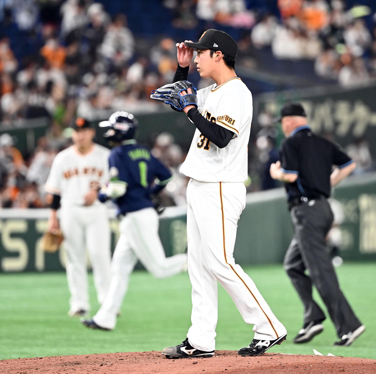 巨人対ヤクルト　4回表ヤクルト1死、山田哲人に同点のソロ本塁打を浴びる赤星（撮影・たえ見朱実）