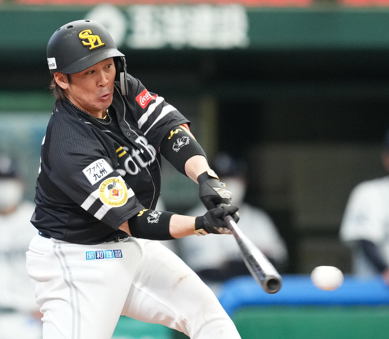 西武対ソフトバンク　5回表ソフトバンク無死一、二塁、三ゴロに倒れる甲斐（撮影・菅敏）