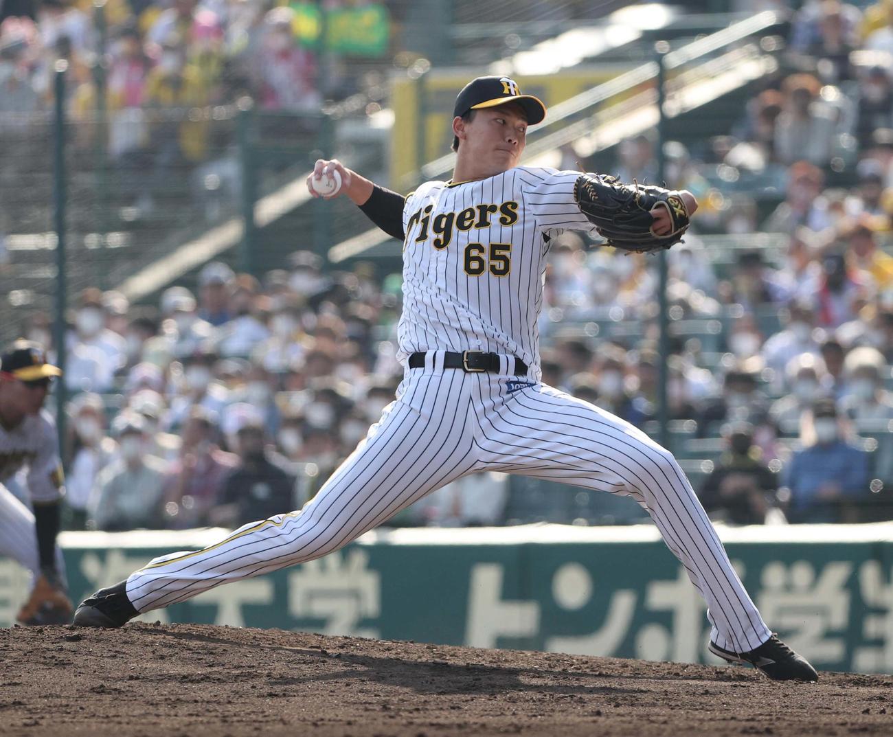 阪神対広島　阪神2番手の湯浅（撮影・上田博志）