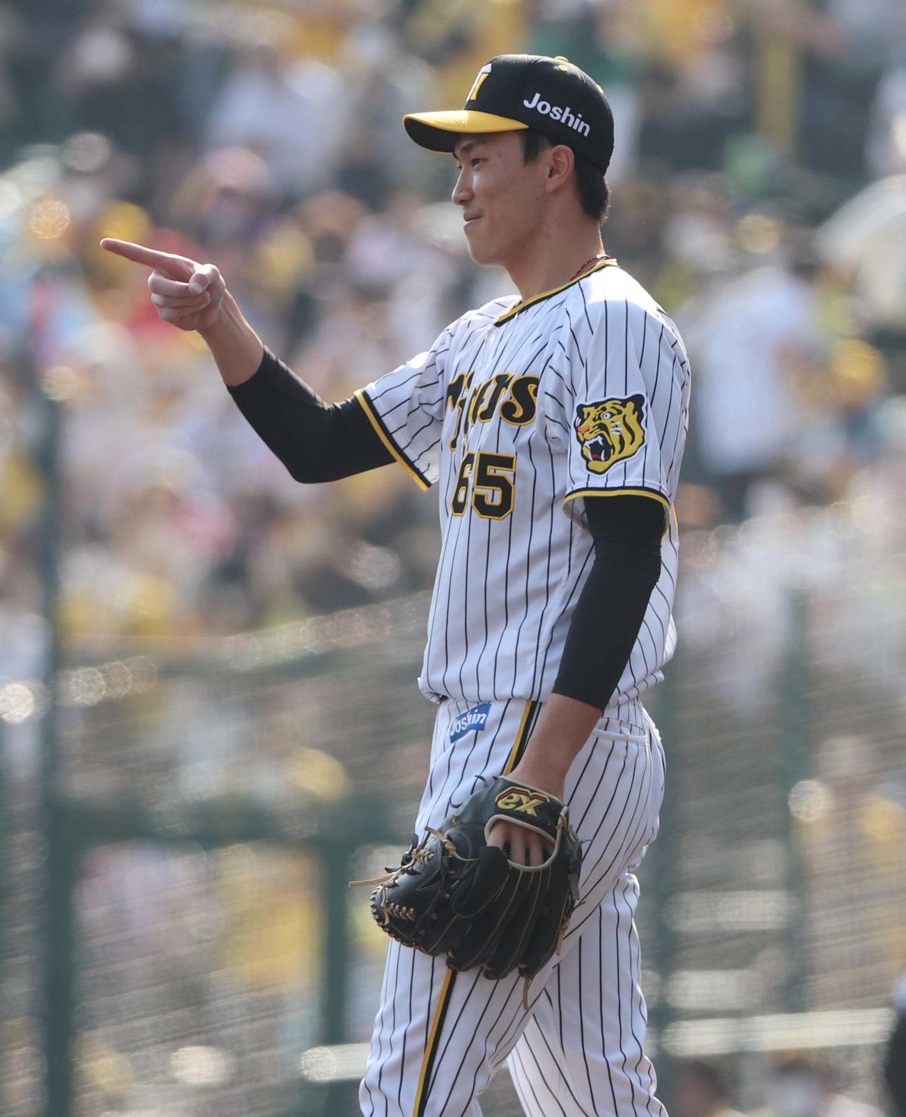 阪神対広島　阪神2番手の湯浅（撮影・上田博志）