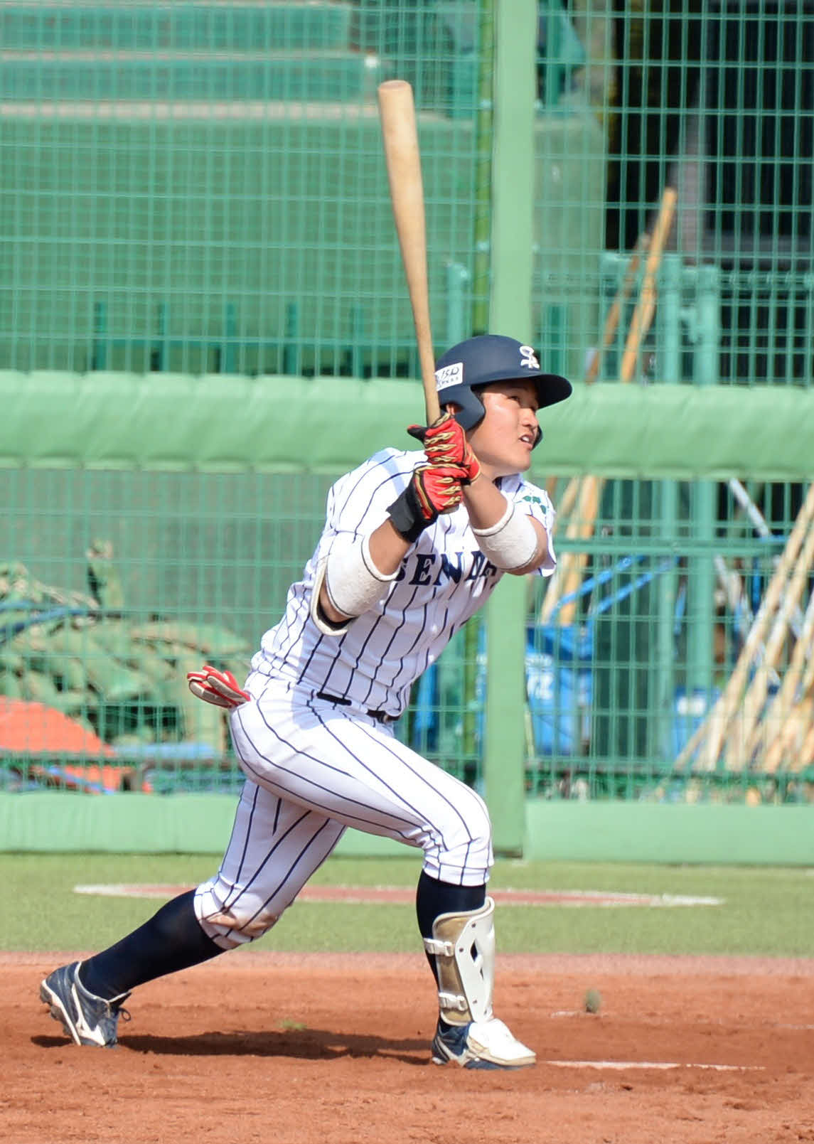 3回、勝ち越しの右越え2ランを放つ坂口