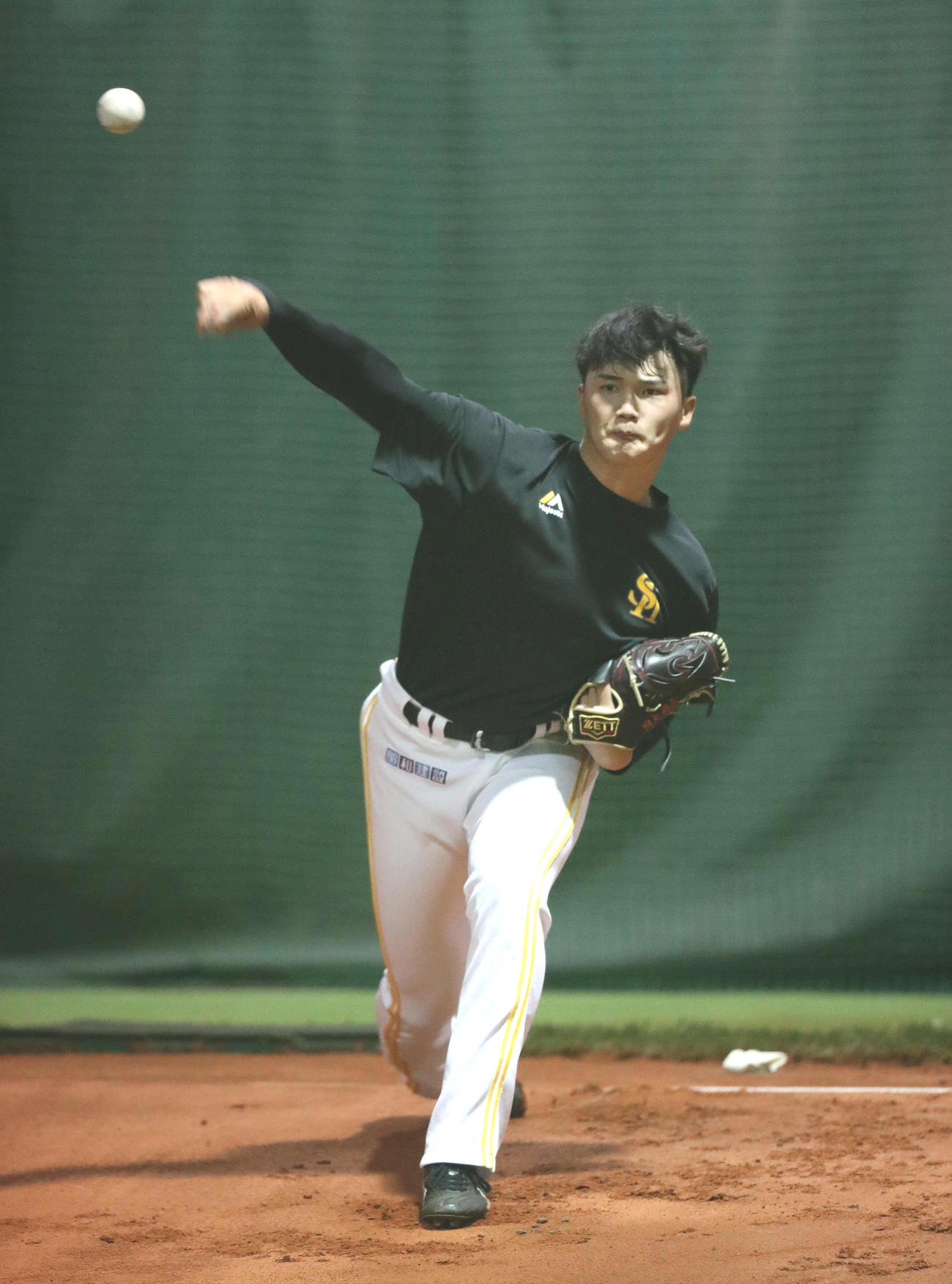 キャッチボールで調整する田上（撮影・梅根麻紀）