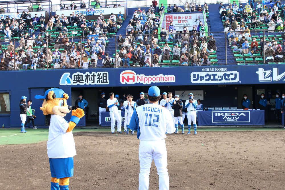鎌ケ谷スタジアムでのヒーローインタビュー風景（球団提供）