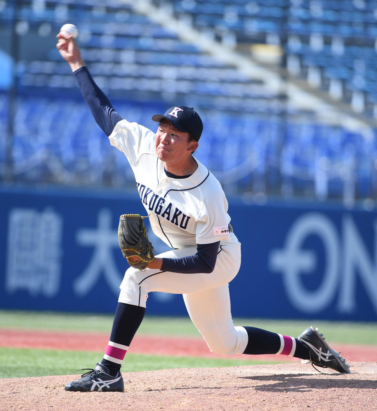 国学院大対亜大　4回から登板した国学院大・田中千（撮影・柴田隆二）