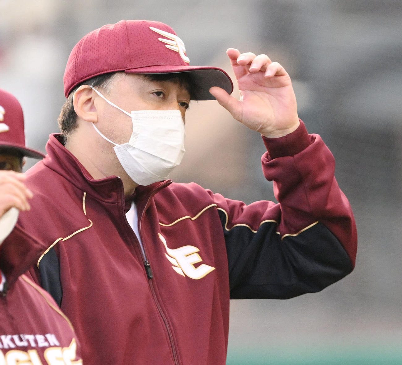 楽天石井一久GM兼監督（22年4月5日撮影）
