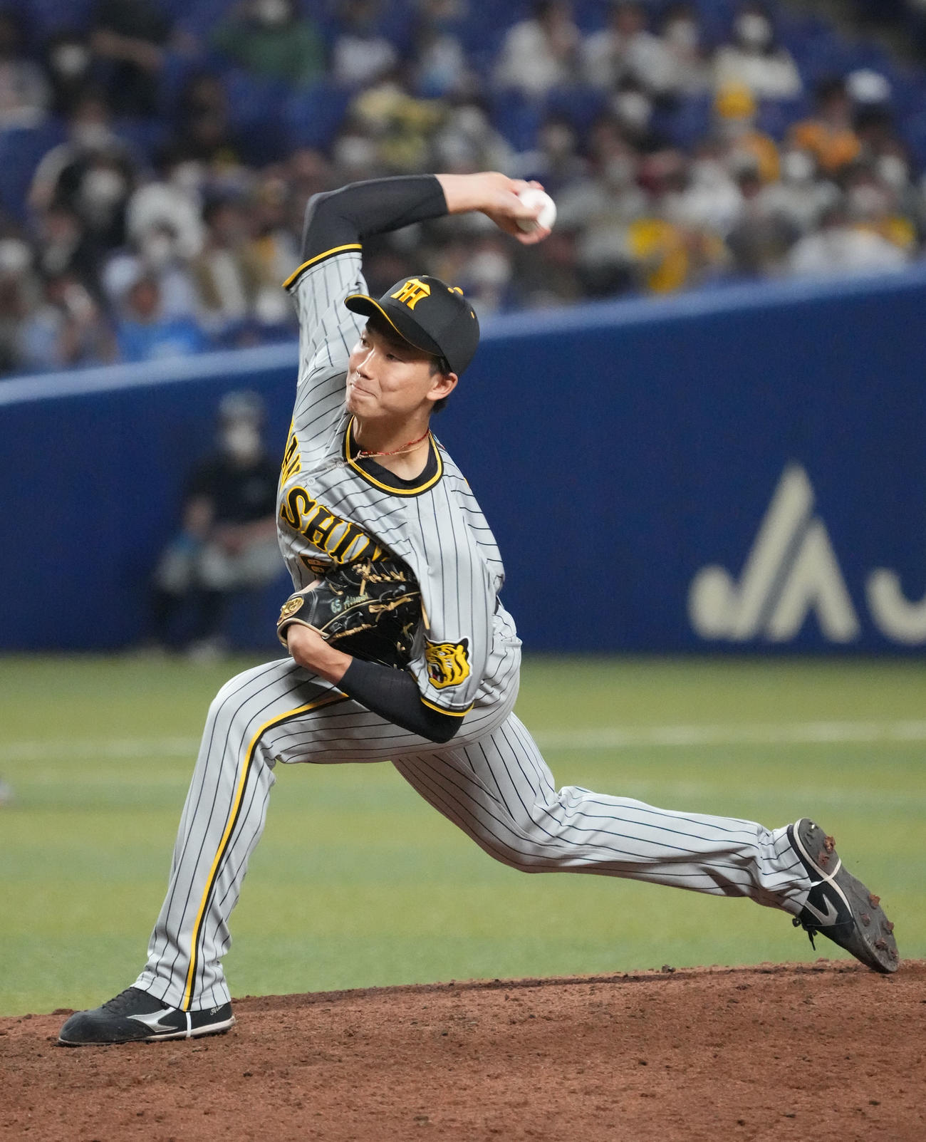 中日対阪神　8回裏、阪神2番手で登板する湯浅（撮影・森本幸一）