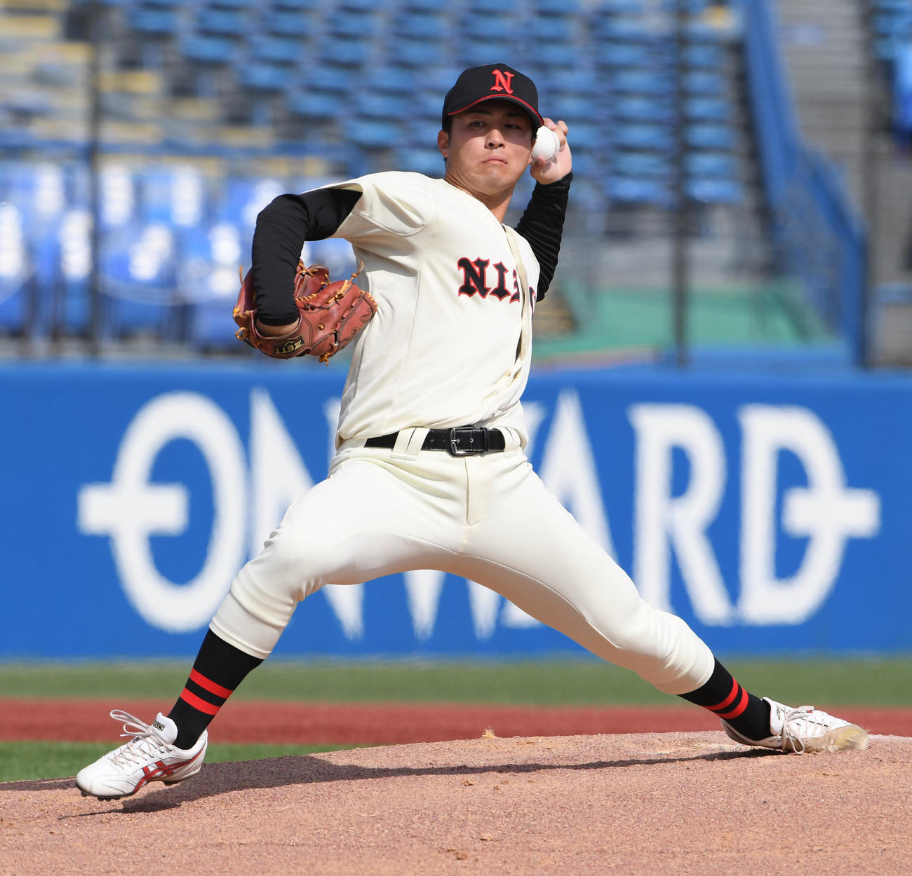 日大対駒大　先発した日大・河村（撮影・柴田隆二）