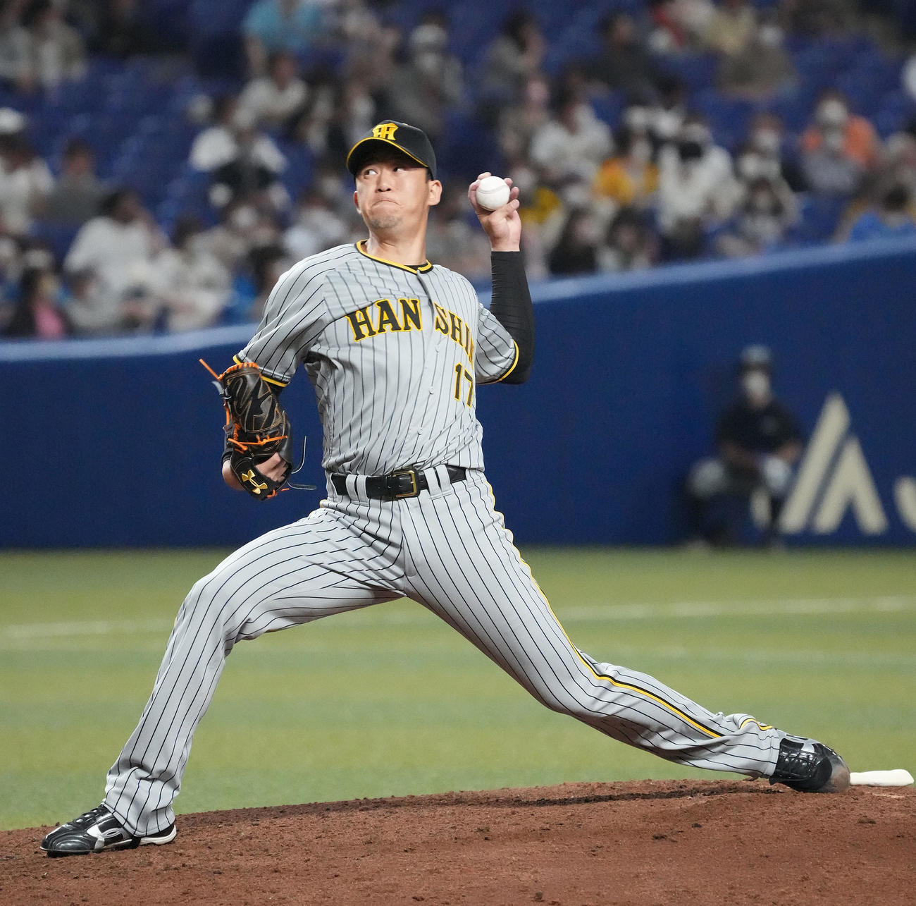 中日対阪神　5回裏のピンチを抑えた岩貞（撮影・森本幸一）