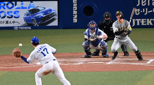 中日対阪神 9回表阪神1死一塁、代打の豊田は投ゴロ併殺に倒れる。投手柳(撮影・前岡正明)